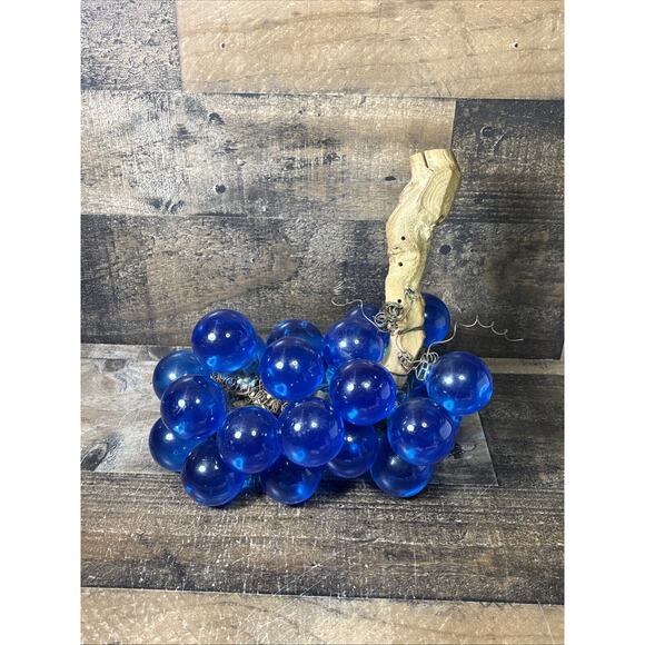 Vintage Blue Large Lucite Acrylic Blue Grapes Cluster Wooden Wood Stem MCM - Picture 2 of 4